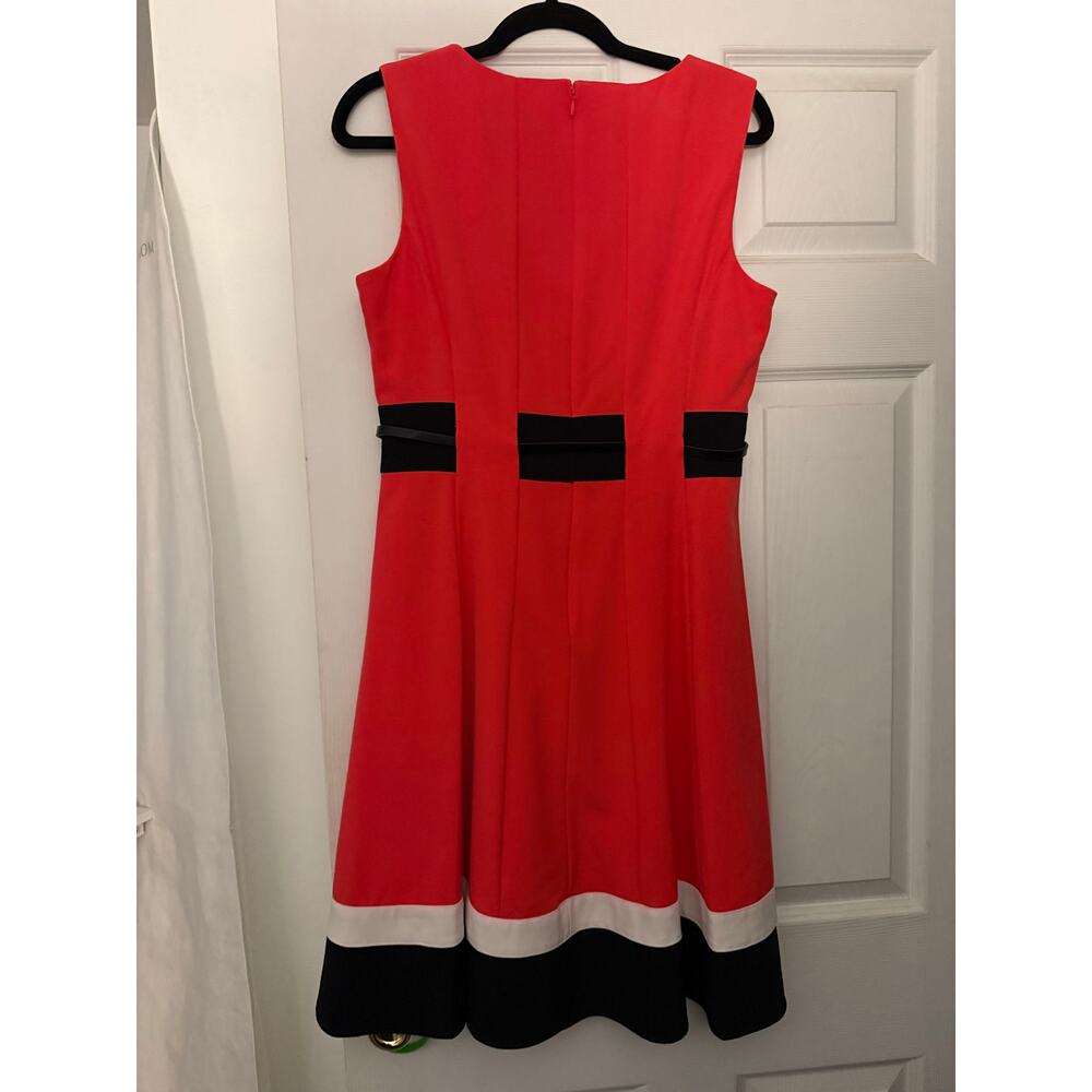Dress By Calvin Klein With Black Belt Size 8 - Picture 3 of 6